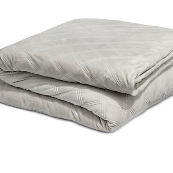 Distinctly Home
Plush Embossed Weighted Blanket, 15 LBS in Grey - Picture 2 of 4